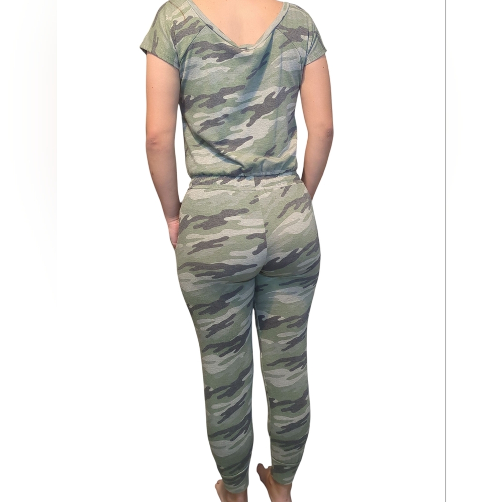 Elan Green Camo Jumpsuit Size M - Picture 2 of 4